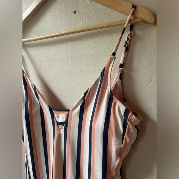 Carve Designs Villa One Piece Swimsuit Size Large Excellent Striped Pink Navy - Picture 3 of 9